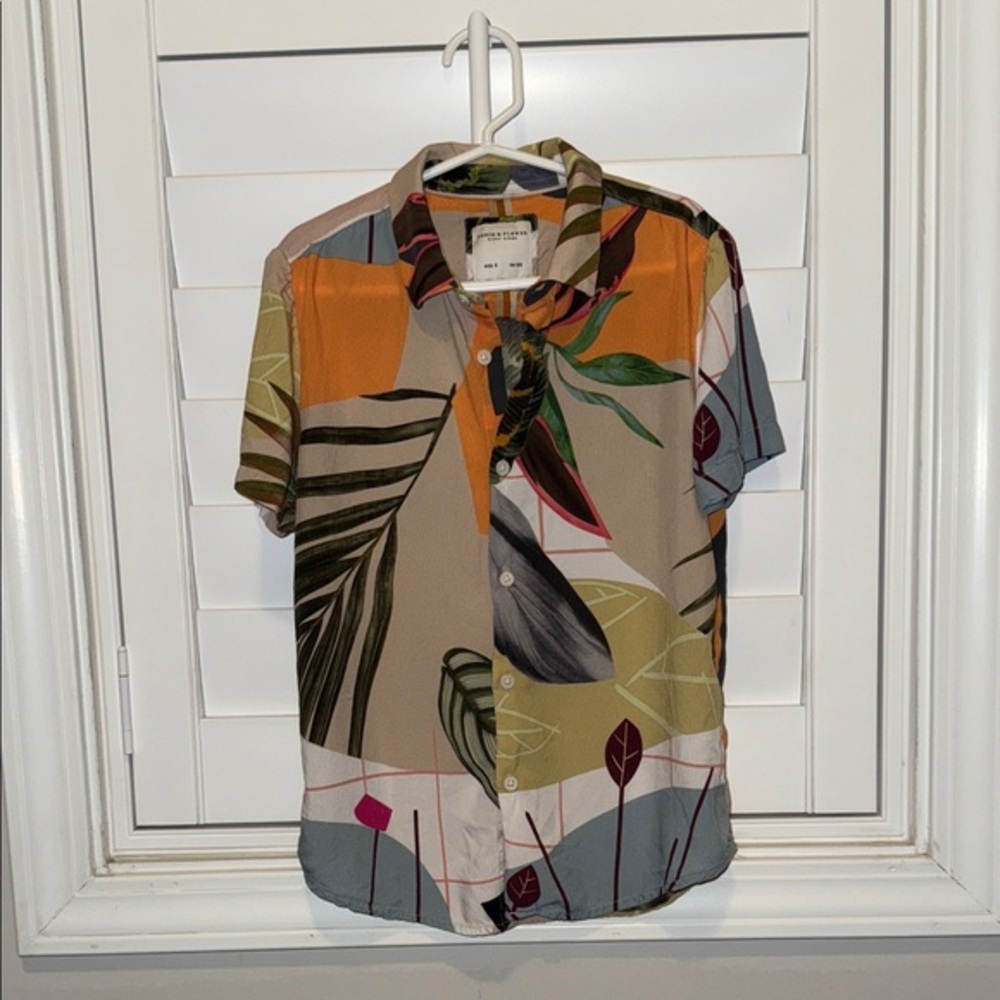 Boys Tropical Button Down Shirt Size 8